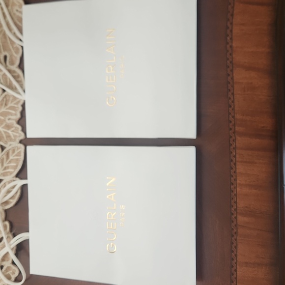 Guerlain White Gift Bags - Picture 3 of 5